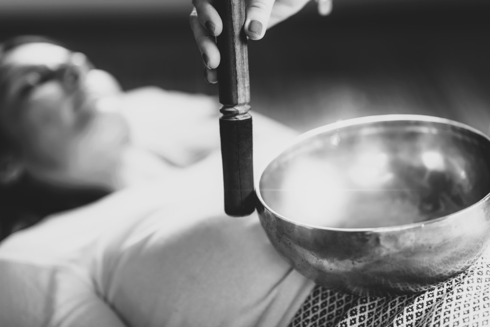 Massage tibétain – Détente profonde avec bols tibétains et huiles pour une harmonisation corps-esprit