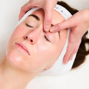 Massage Kobido – soin japonais du visage pour éclat et relaxation